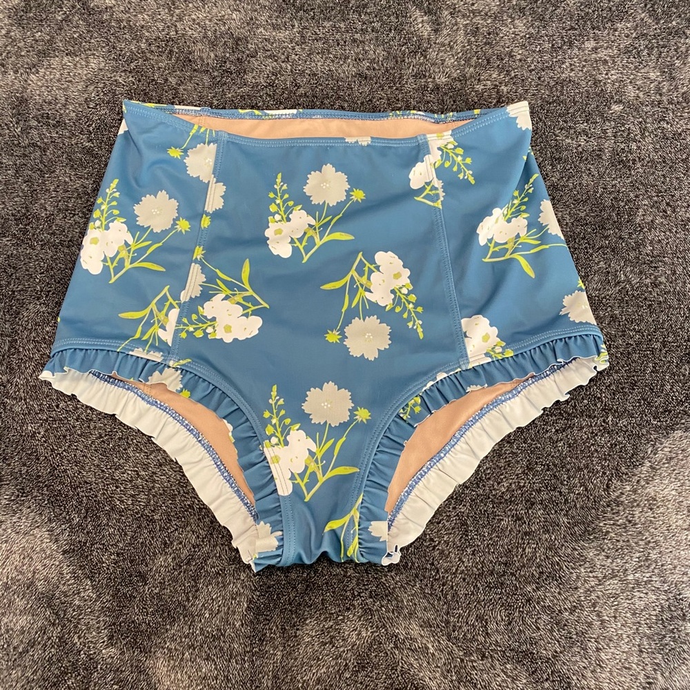 Kortni Jeane blue floral bottoms